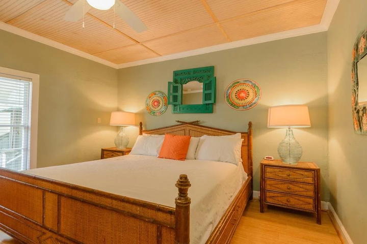 Room 4 of 20
