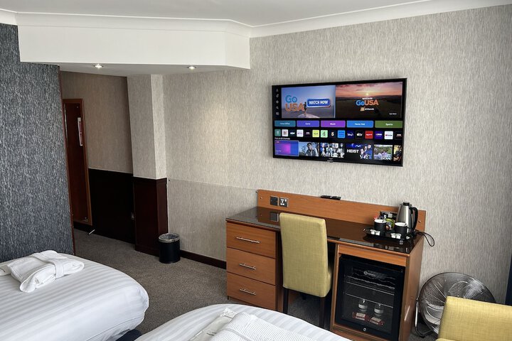 Room 32 of 102