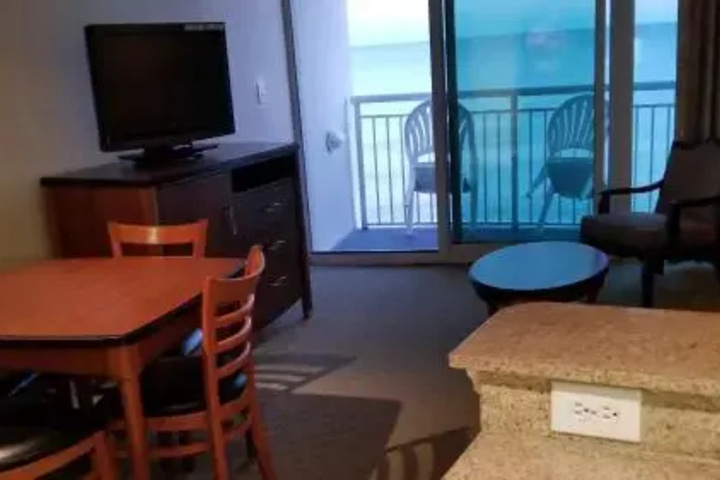 Room 4 of 14