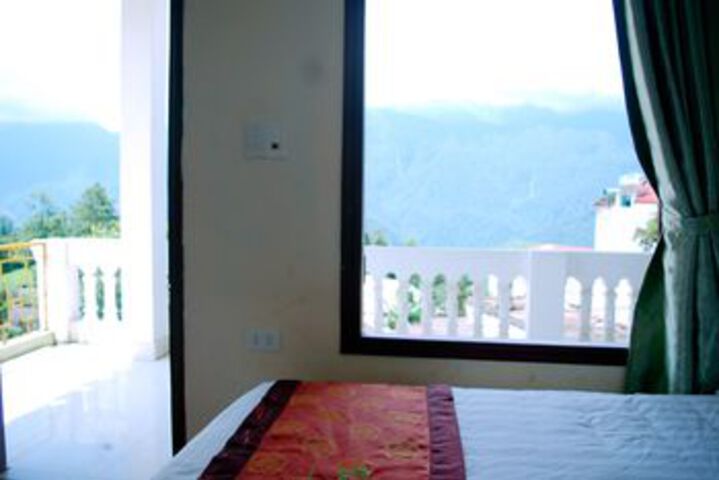 Room 20 of 33