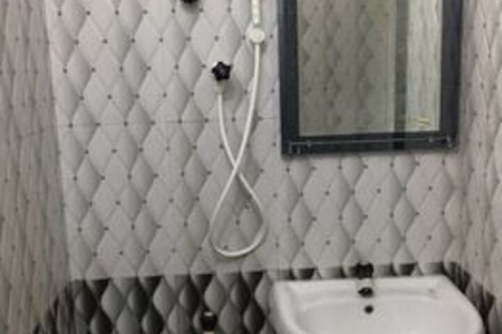 Room 13 of 87