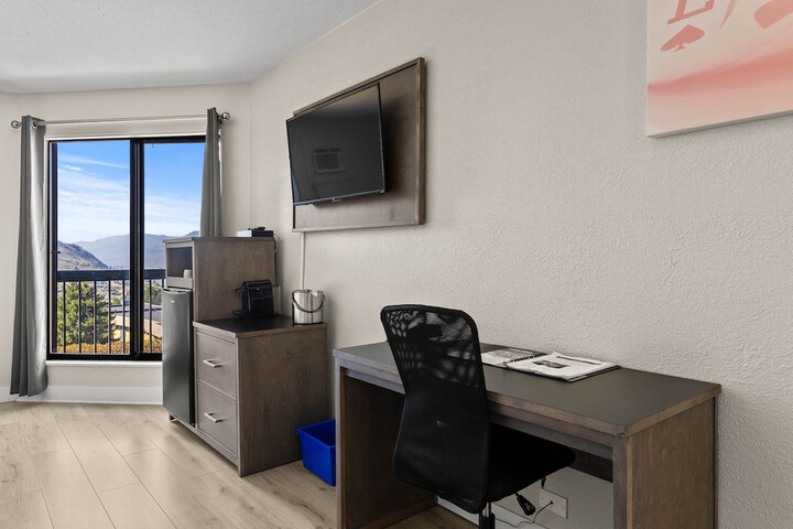 Room 14 of 48