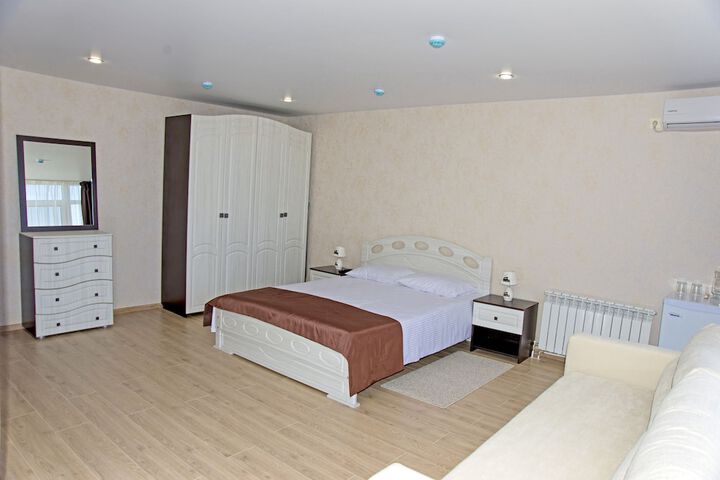 Room 14 of 15