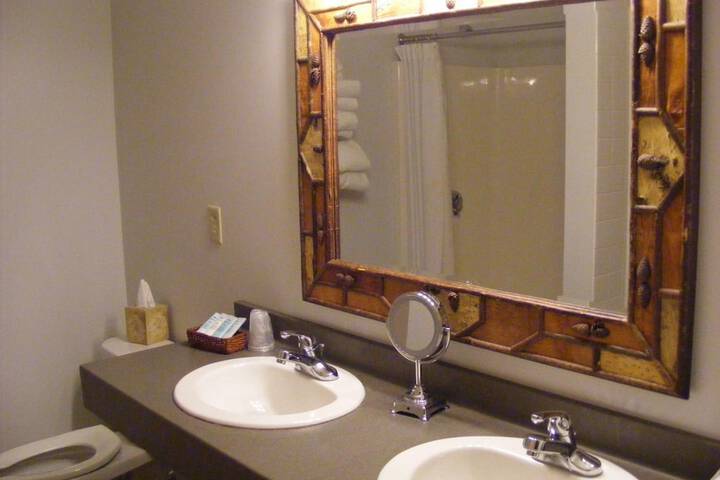Room 12 of 38