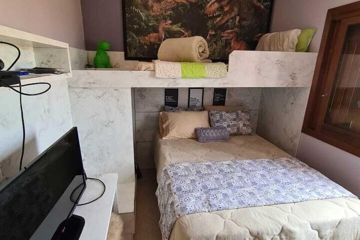 Room 12 of 38