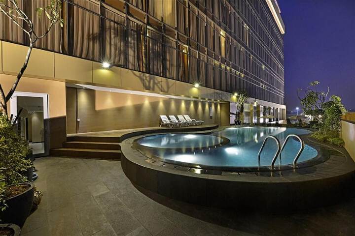 Hotel with Pool