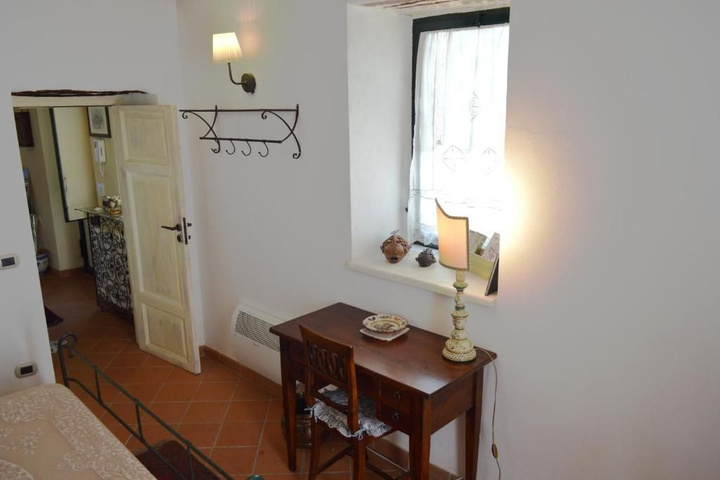 Room 4 of 46