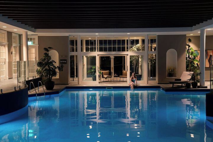Pool 90 of 214
