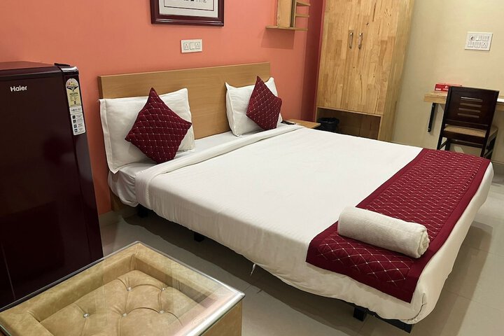 Room 5 of 18