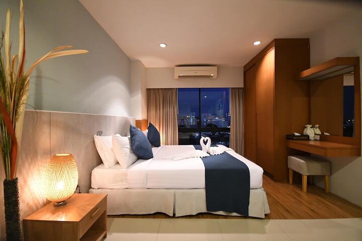 Room 13 of 66