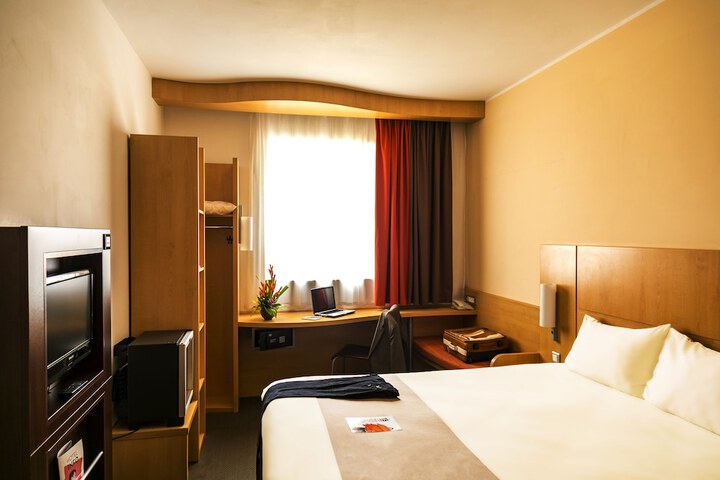 Room 6 of 31