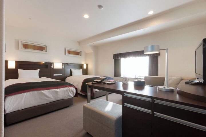 Room 15 of 83