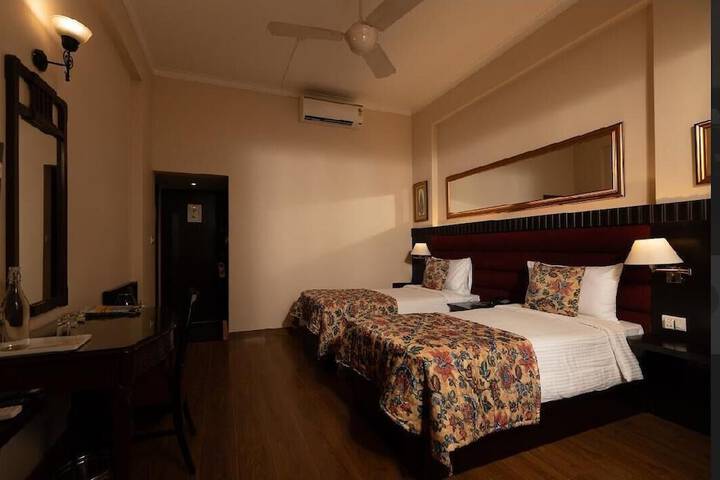Room 3 of 22