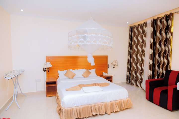 Room 5 of 14