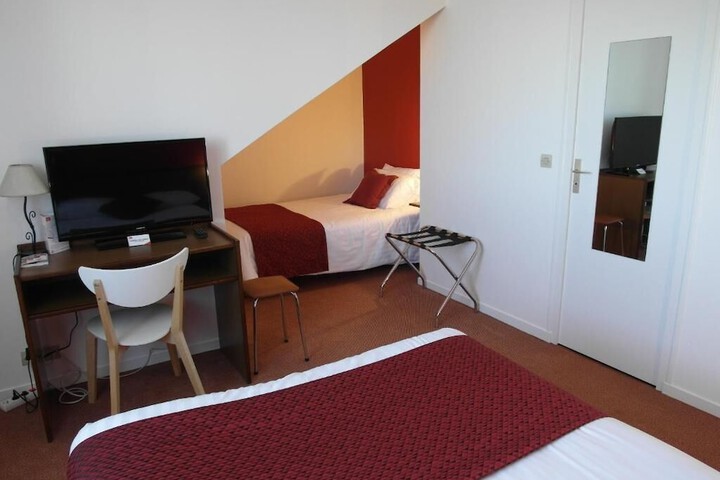 Room 18 of 50