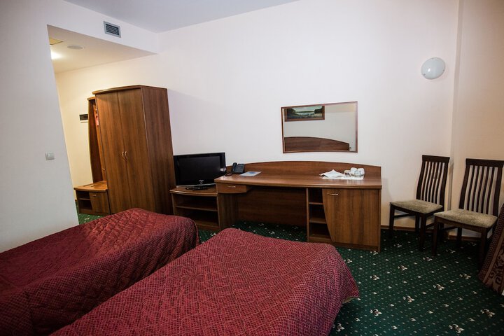 Room 12 of 35
