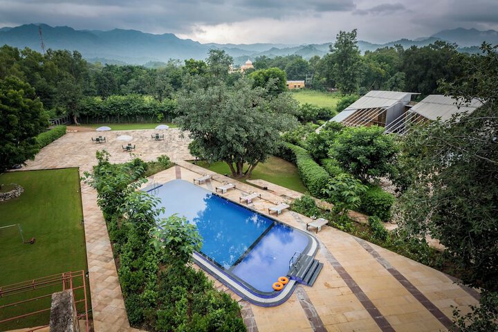 Pool 52 of 100
