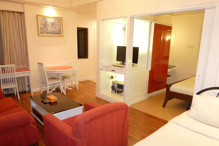 Room 32 of 63