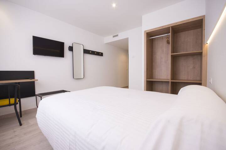 Room 6 of 38