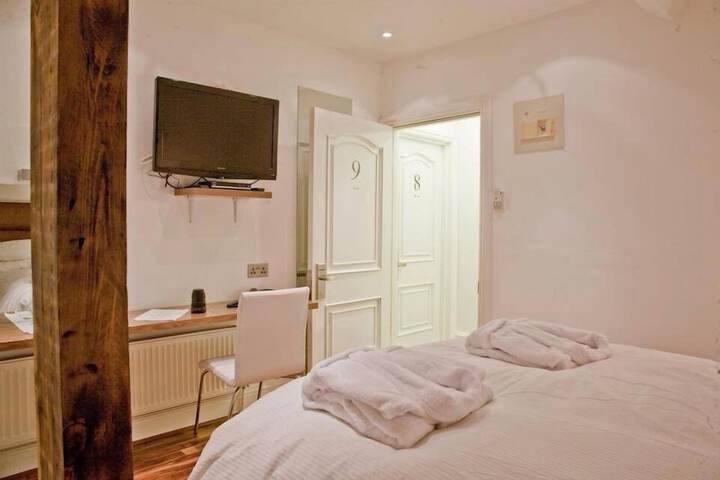 Room 5 of 24
