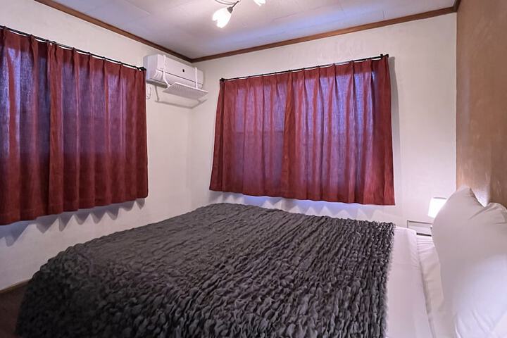 Room 12 of 51