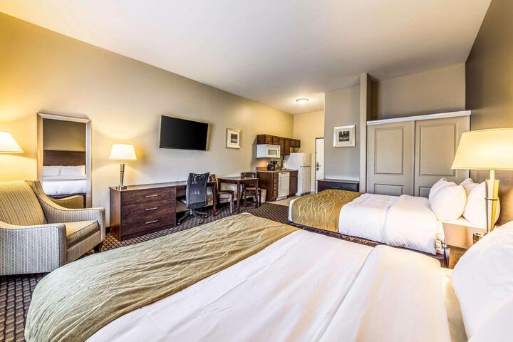 2 Queen Beds Efficiency (21 of 23)
