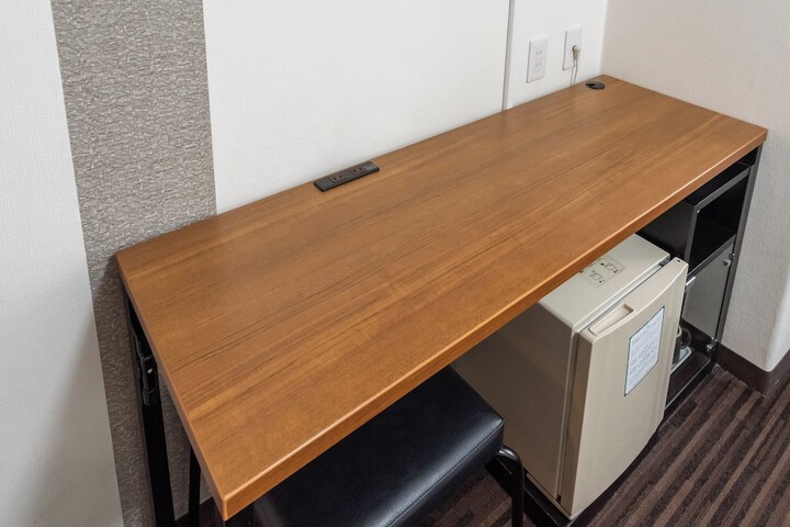 Room 8 of 25