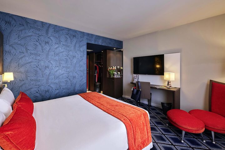 Room 8 of 71