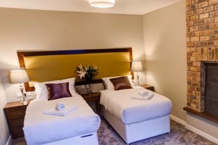 Room 12 of 24