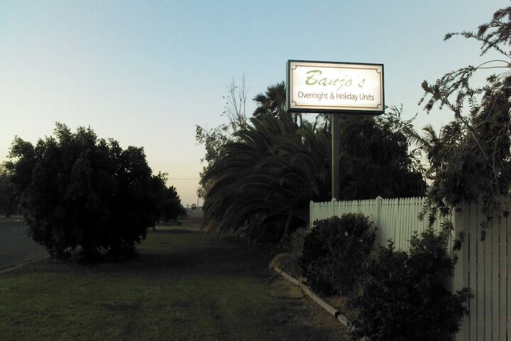 Hotel 2 of 228