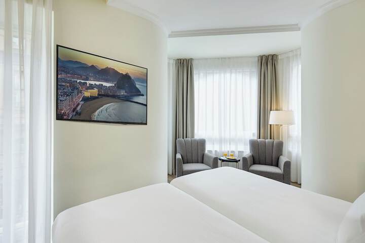 Room 38 of 118