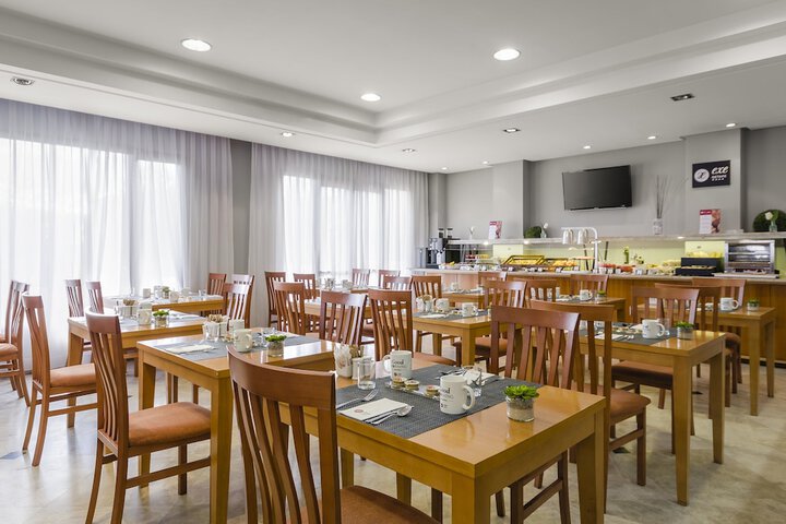 Dining Photos