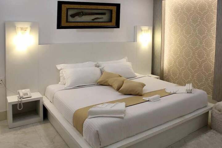 Room 2 of 9