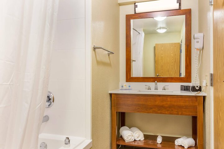 Room 25 of 29