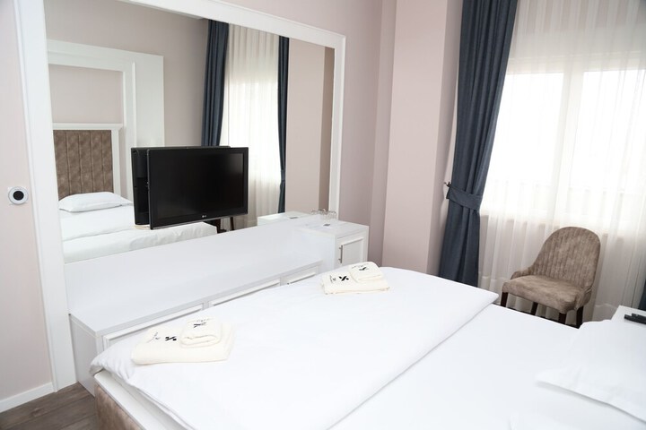 Room 11 of 65
