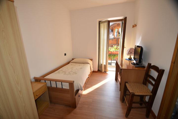 Room 3 of 31