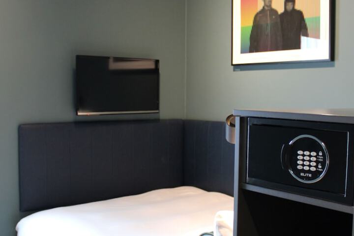 Room 25 of 112