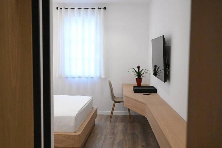 Room 15 of 44