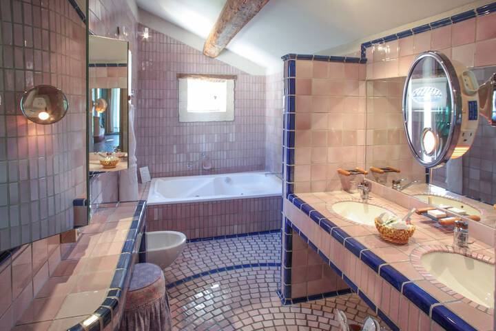 Bathroom Interior Photo
