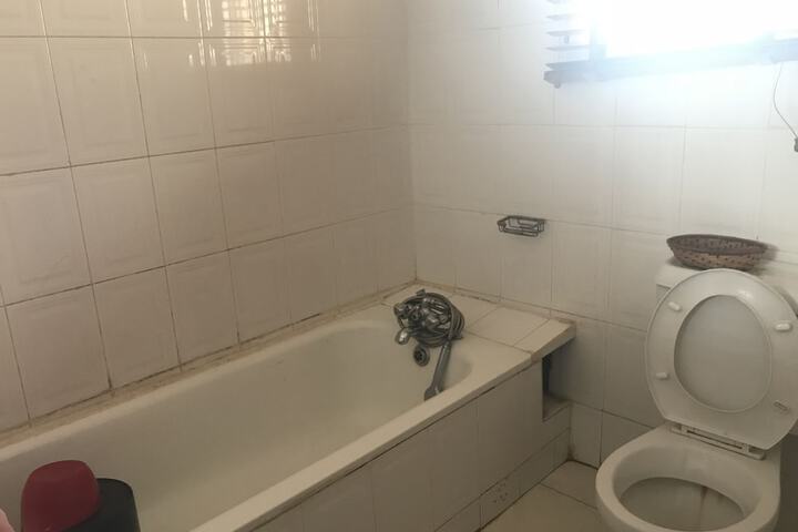 Room 4 of 15