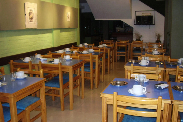 Dining 14 of 14