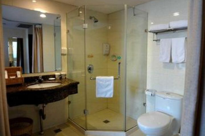 Room 8 of 22