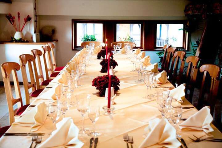 Dining 8 of 10