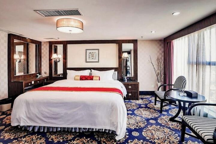 Room 29 of 49