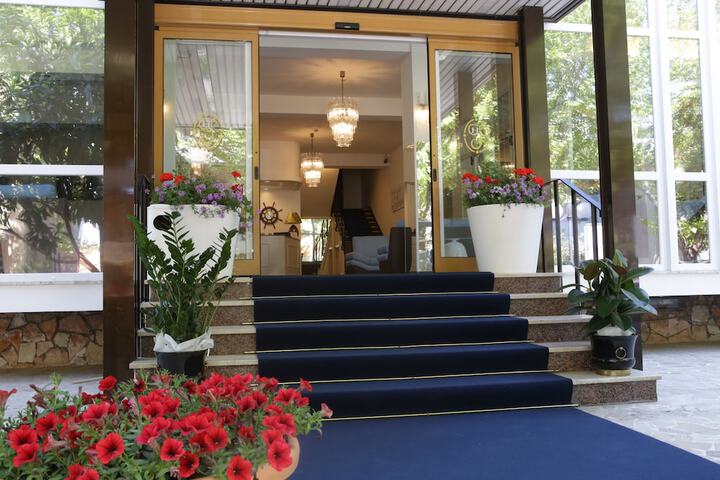 Hotel 31 of 35