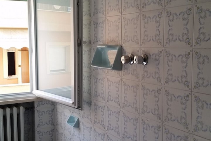 Room 5 of 11
