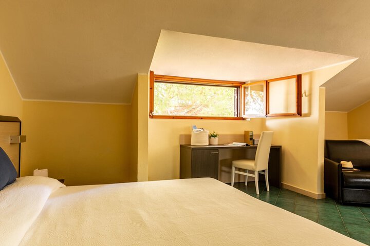 Room 38 of 123