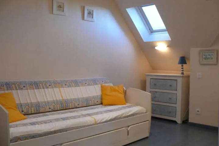 Room 2 of 19