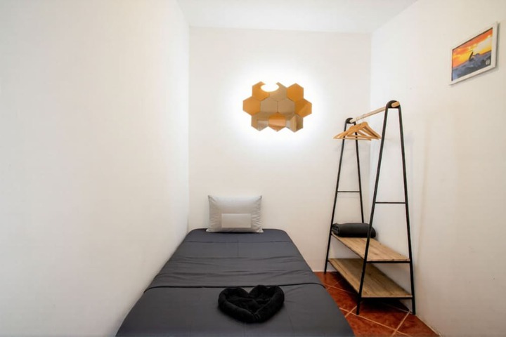 Room 12 of 17