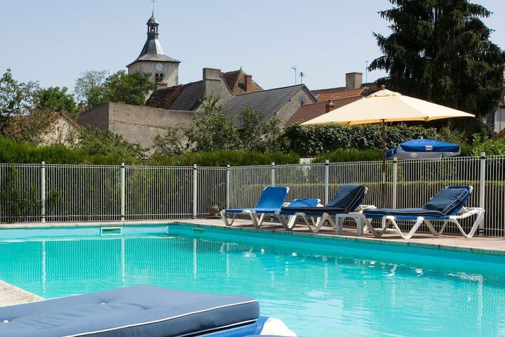 Pool 14 of 28